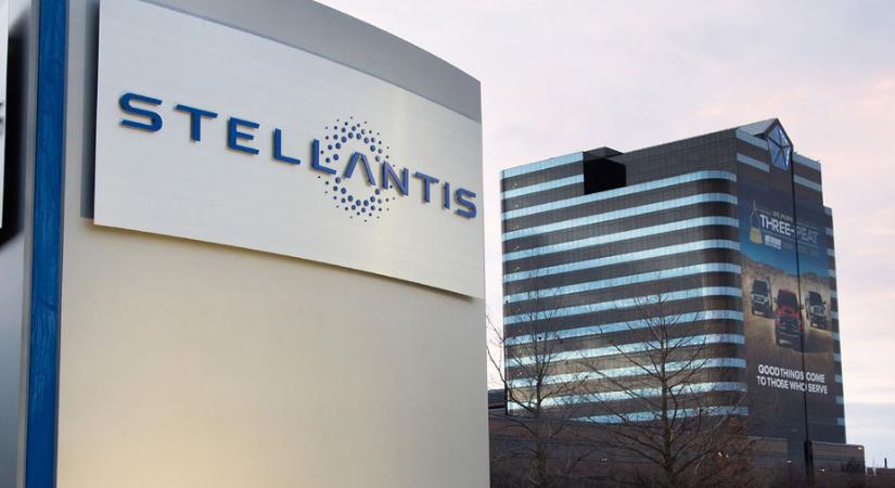 Leállítja hármas szintű önvezető rendszerének fejlesztését a Stellantis?