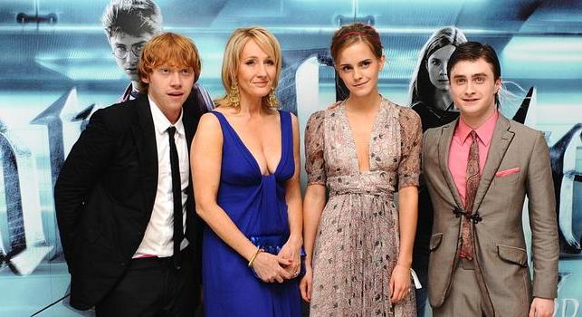 A Harry Potter-filmek rendezője szerint Rowling transzellenes nézetei miatt nem lesz Elátkozott gyermek-adaptáció
