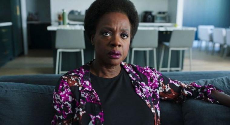 James Gunn szerint lassan halad az Amanda Waller-sorozat