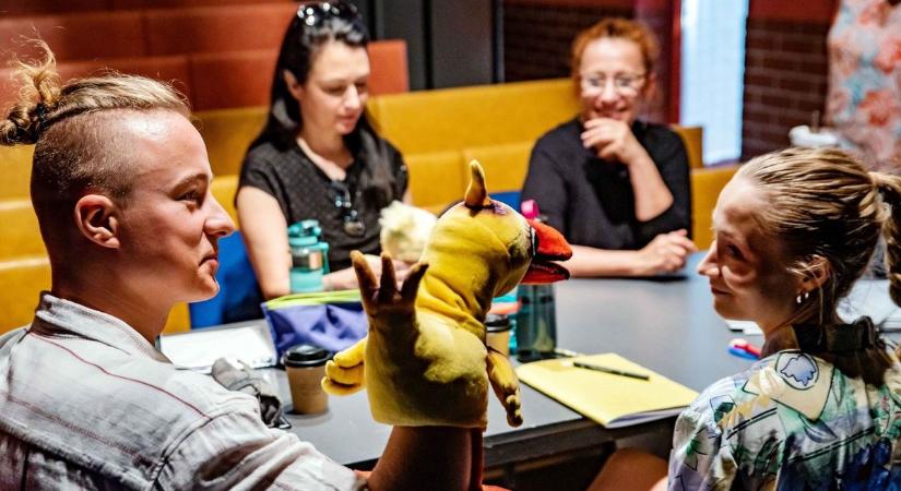 Életre kelnek a mesék, hét bemutatóval indul a Ciróka Bábszínház új évadja – galériával
