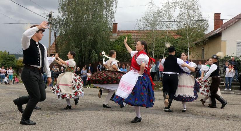 Táncház a csillagok alatt, Kossuth-díjasok a színpadon: ilyen lesz a 41. Őszi Népművészeti Sokadalom Kisgyőrben