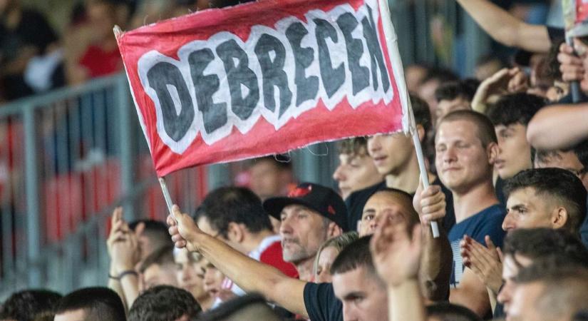 A hangulatra nem lehetett panasz, fotókon a DVSC szurkolói