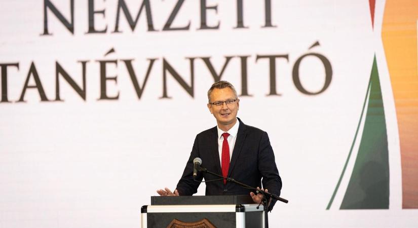 Igyekszünk minden tehetséget megtalálni és fejleszteni – jelentette ki Rétvári Bence a Nemzeti Tanévnyitón
