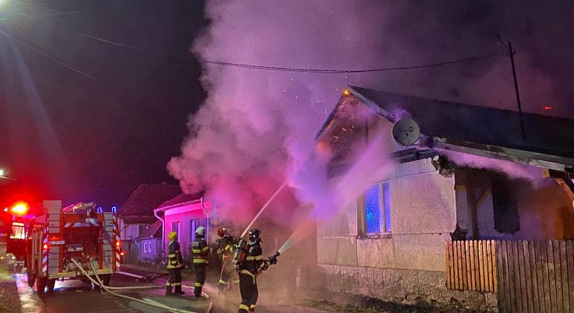 Leégett egy ház tetőszerkezete a Maros megyei Havadon