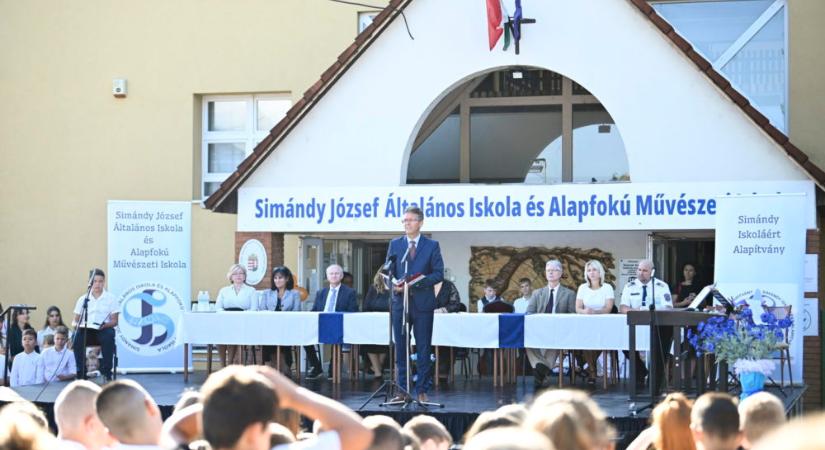 Kistarcsán új 16 tantermes iskola épül