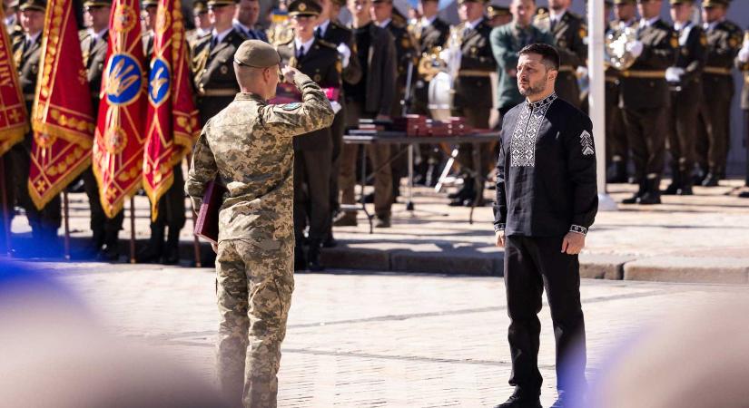 Csökken az ukránok bizalma Zelenszkijben