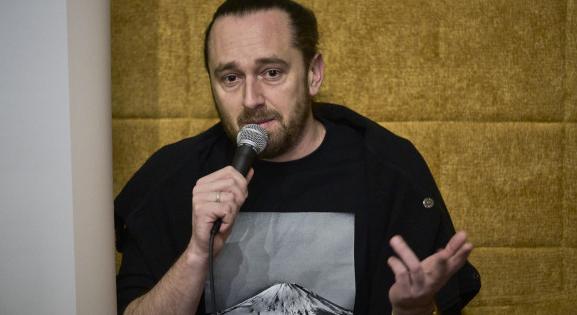 Simon Márton verseskötete a zsűritől és a közönségtől is Merítés-díjat kapott