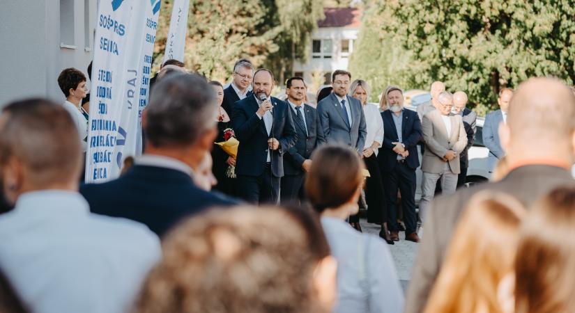 Nagyszombat megye 44 középiskolájában több mint 16 ezer diák kezdte meg a tanévet