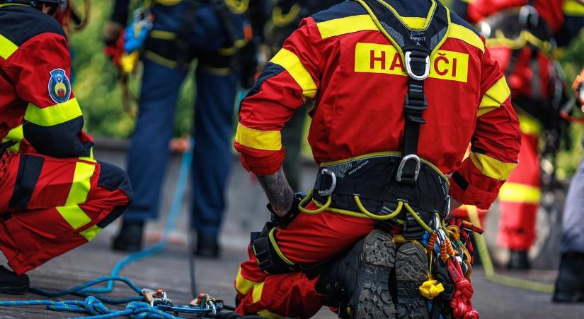 Előző héten több száz alkalommal kaptak segélyhívást a tűzoltók