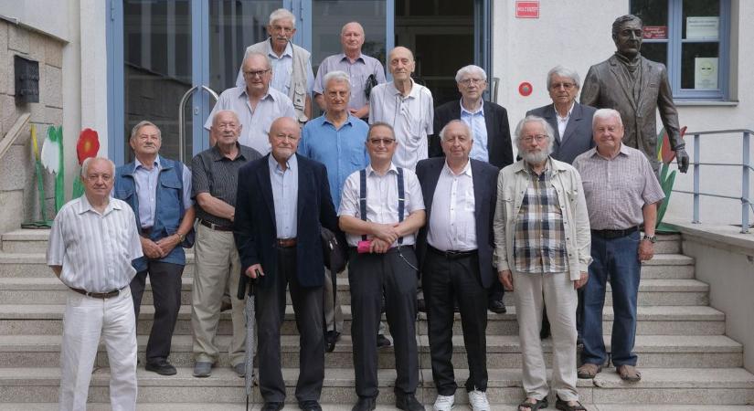 Meghitt, múltidéző találkozó, 60 éve érettségizetteknek