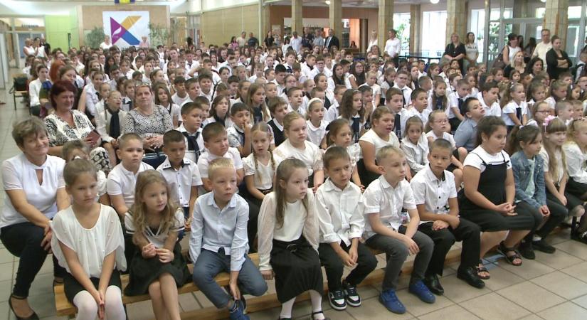 Debrecenben is becsöngettek a tanév első napján – videóval