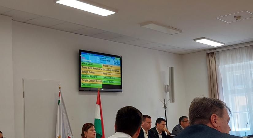 Nem ment át a rákosrendezői tervpályázat kiírása a szakbizottságon, tartózkodott a Tisza és a Fidesz