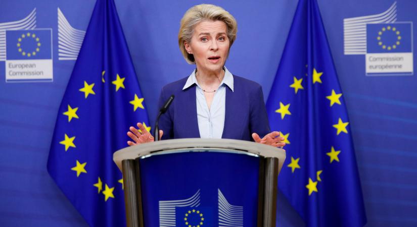Nem működtek a GPS-navigációs szolgáltatások, hagyományos papírtérképek segítségével kellett landolnia Von der Leyen repülőjének