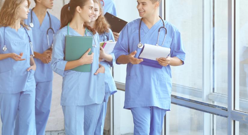 A szakdolgozók is elismerést kapnak: indul K&H gyógyvarázs jövő gyógyítói pályázat