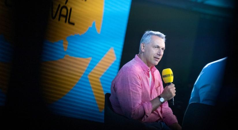 Lázár János szerint Hatvanpuszta nem tehertétel, Orbán Győző mindenre válaszolt