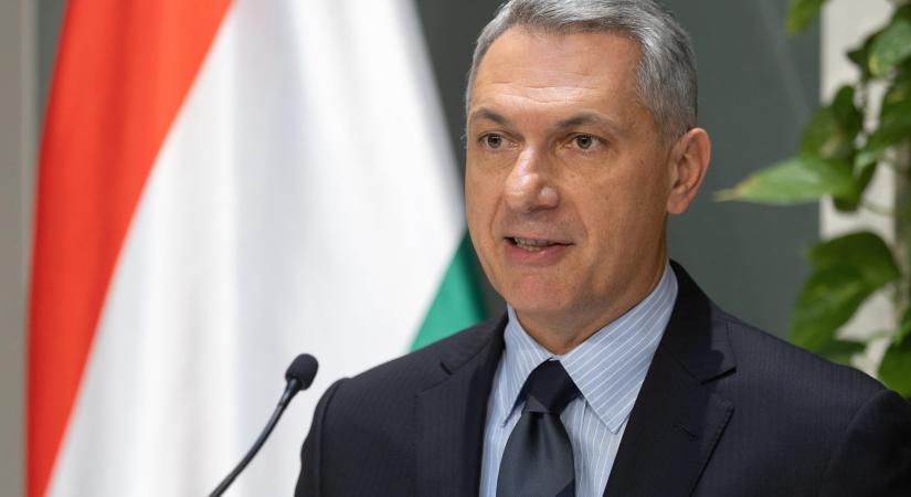 Lázár János: a megújulás útjára lépett a MÁV-Volán csoport