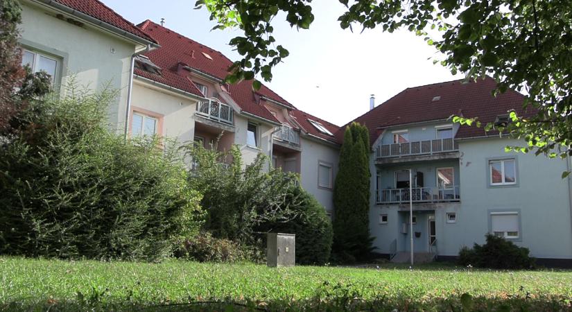 Népszerű konstrukció – két fecskeházi lakás is gazdára vár szeptemberben