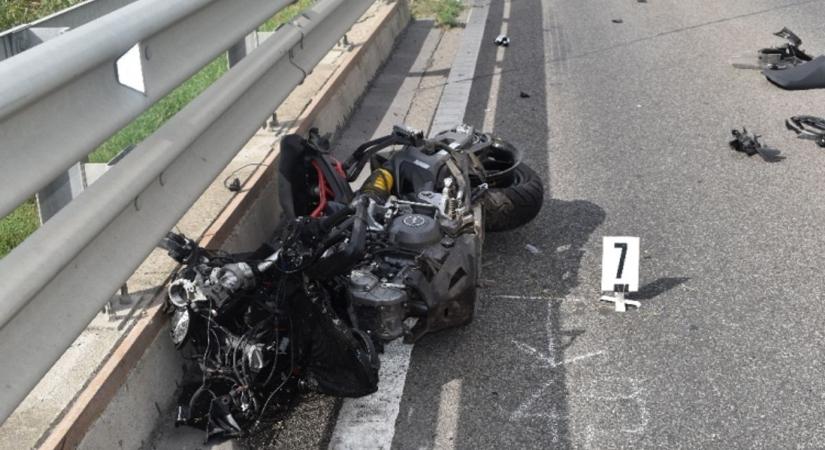 Nem tudta a motoros, hogy a vesztébe rohan