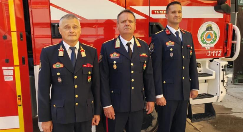 Viczián György tűzoltó alezredes nyugdíj előtti rendelkezési állományba vonult