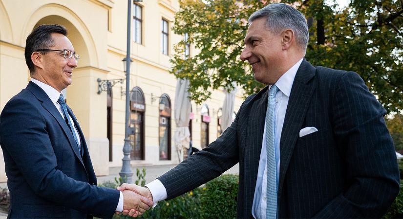 Lázár János javaslata mellé állt Debrecen polgármestere, sok pénzről van szó