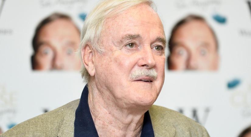 John Cleese szerint az Egyesült Államokba költöző Orbán-Tiborcz házaspár patkány módjára hagyja el a süllyedő hajót