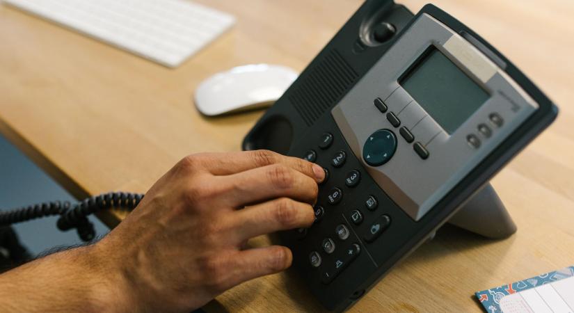 Döbbenetes: Magyar Péter szabadságon lévő újságírót zaklatott telefonon, kiabálva! Ez lenne a Tisza-féle sajtószabadság?