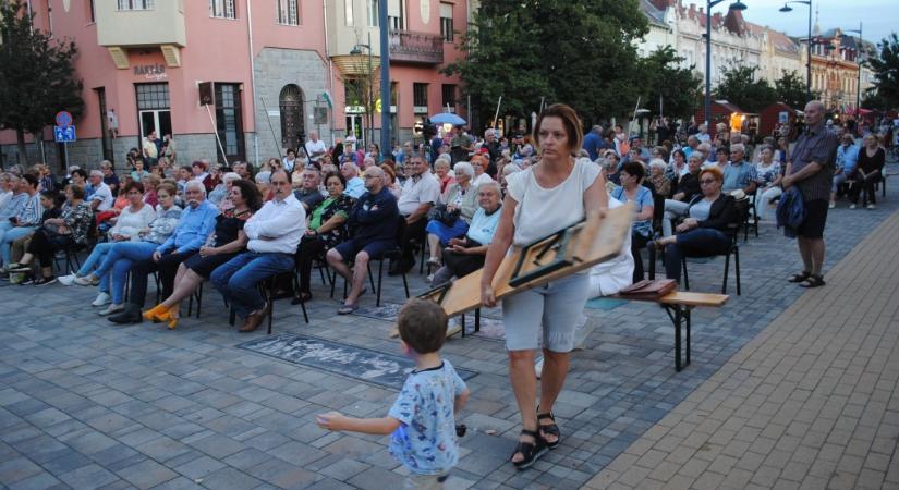 Magyar nóta műsor is színesíti az Ízök Fesztiválját és Gazdanapot