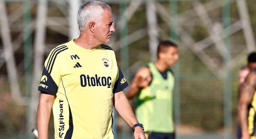 Pár napja rúgták ki, azonnal sztárcsapat kispadján térhet vissza José Mourinho