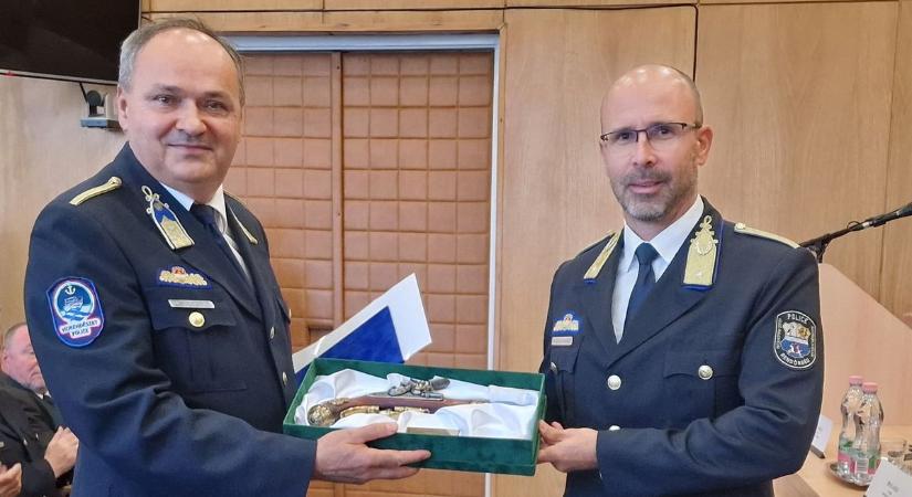Elbúcsúztak a Tiszai Vízirendészeti Rendőrkapitányság vezetőjétől, kinevezték az utódját