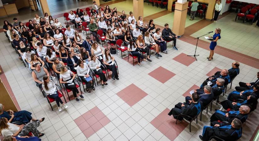 Elrajtolt a tanév a PTE karán, 810 hallgató kezdett szeptember 1-jén (galériavideó)