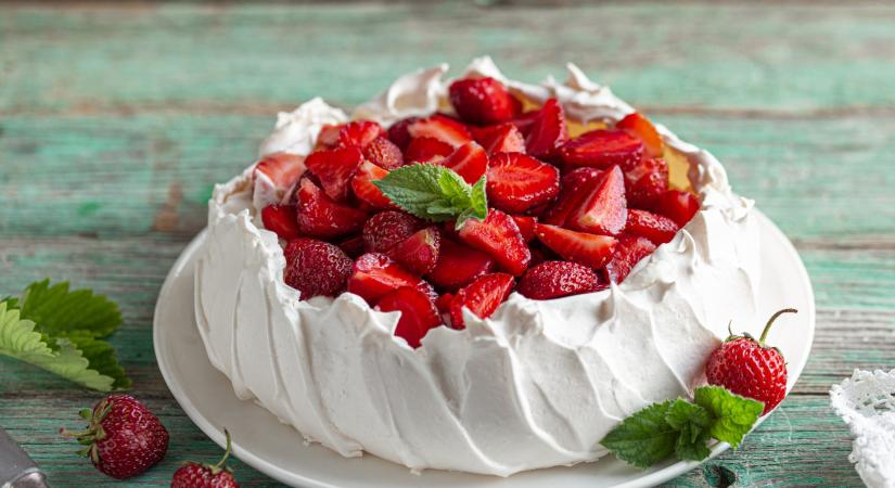 Így készül a világ egyik legszebb édessége, a Pavlova