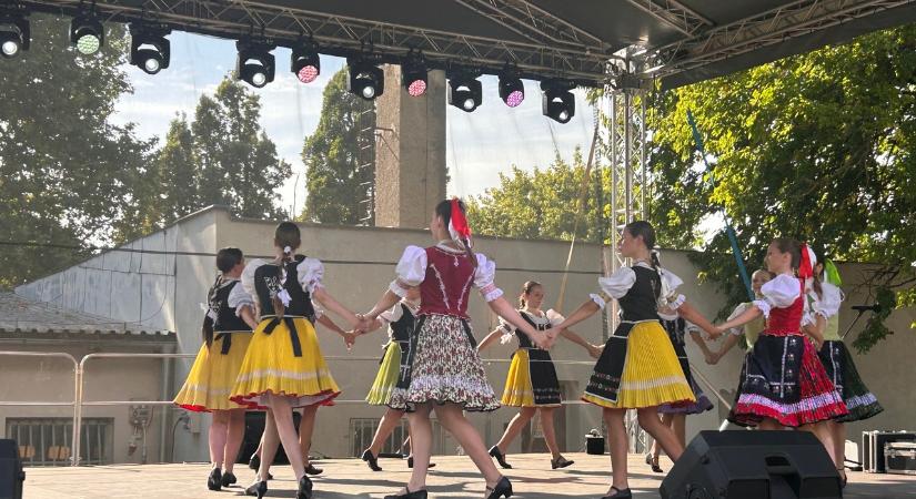 Krumpli, népzene és rock a perbenyiki fesztiválon