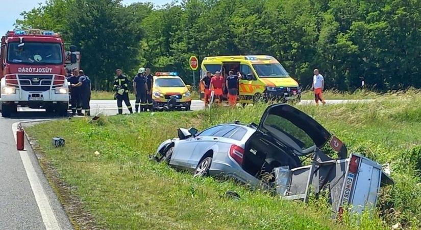 Halál a zalai úton - erre a balesetre sokáig emlékezni fogunk (fotókkal)