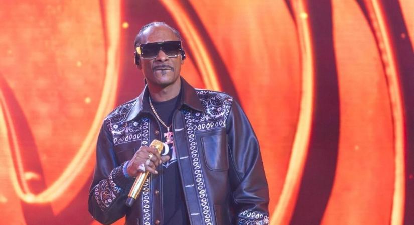 Térdre kényszerítették Snoop Doggot: bocsánatot kért az „LMBTQ-ellenes” kijelentéseiért