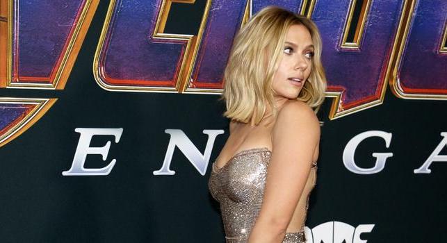 Scarlett Johansson és más sztárok bőrébe bújva flörtöltek a Meta illegális chatbotjai