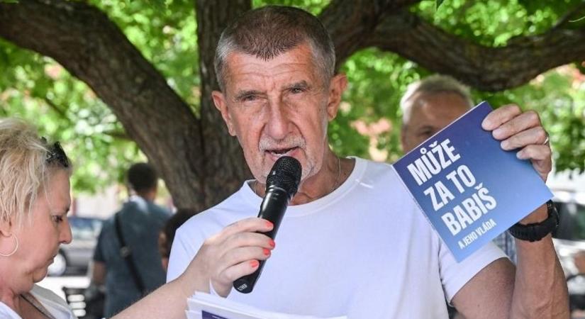 Andrej Babist megtámadták egy választási gyűlésen
