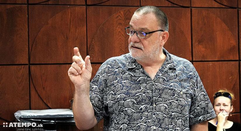 OTT JÁRTUNK: Online kapcsolták a szerzőket az olvasópróbán – Megkezdődtek az Egy pici nap című lírai dráma próbái (FOTÓK)