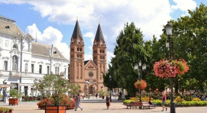Tárt karokkal várnak Nyíregyházán, ha erre a pozícióra pályázol – a fizetés pedig…