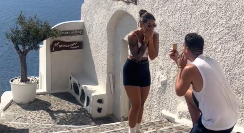 Az év lánykérése lett volna Szantorinin: ami ezután történt, rekordokat dönt a TikTok-on - Videó