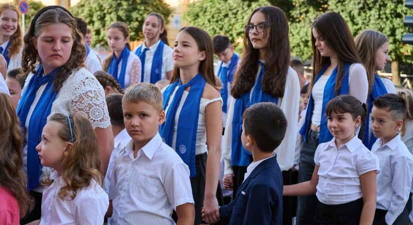 Megáldották az elsősöket a nyíregyházi evangélikus Thúróczyban