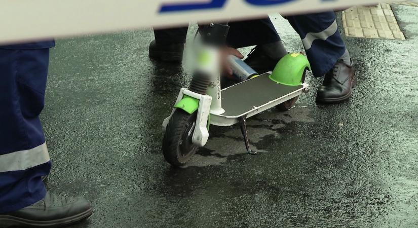 Elektromos rollerek tucatjai gyulladtak ki a belváros közepén