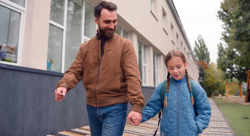 Szorong vagy örül a gyerek a suli előtt? – ezek a jelek árulkodnak!