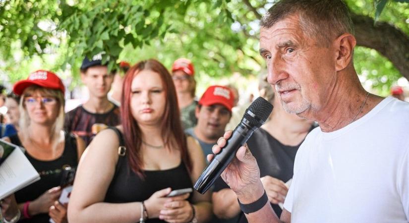 Fejen ütötték egy bottal Andrej Babist