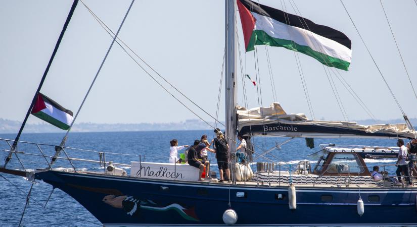 Máris vissza kellett fordulnia Greta Thunbergnek a Gázába tartó flottillával