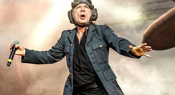 Bruce Dickinson: "Szóval legenda volnék? Nahát! Mindig is az akartam lenni..."