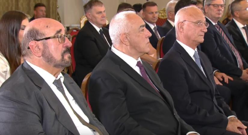 A béke és a párbeszéd útjának keresése