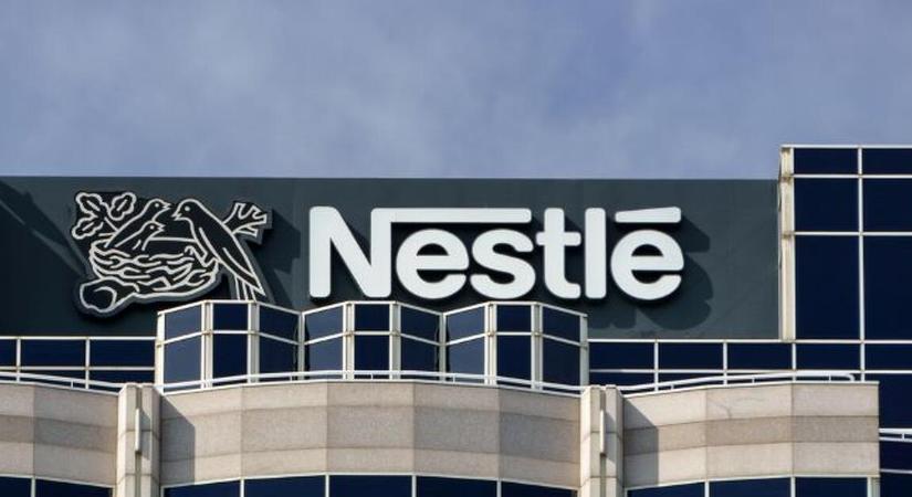 Pikáns ügy miatt rúgták ki a Nestlé vezérét