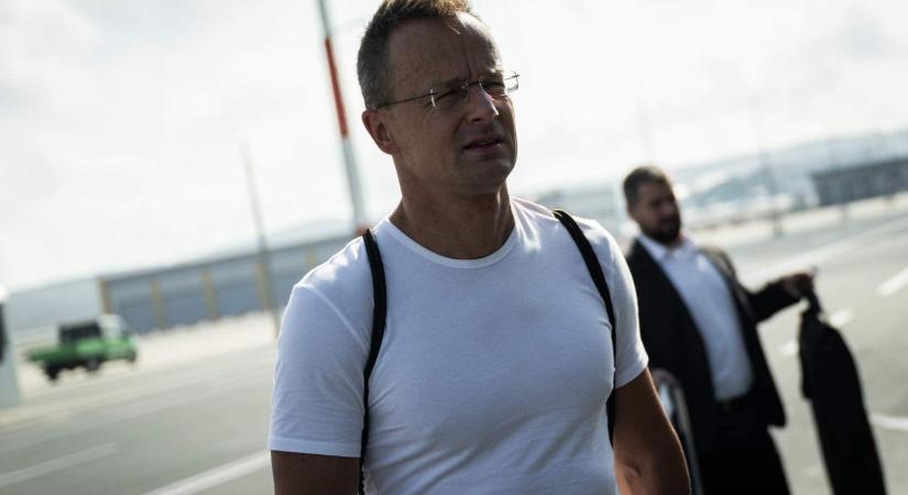 Szijjártó Péter is részt vesz Pekingben a győzelem napi parádén, ahol Putyin, Vučić és Kim Dzsongun is ott lesz