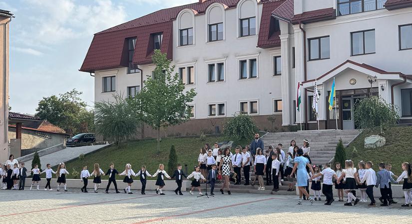 Ünnepélyes tanévnyitó a Bethlen-líceumban