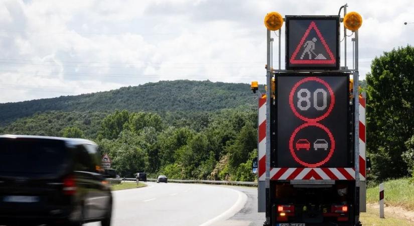 Elkezdődött az M1-es autópálya bővítése, olcsóbb lesz az autópálya-matrica is